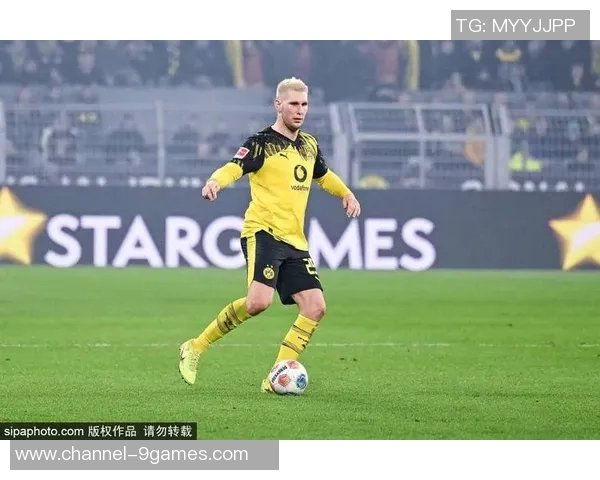 今夏加盟多特的新援贾斯汀勒马首次造访主场并参与U23训练活动 今夏加盟多特的新援贾斯汀勒马首次造访主场并参与U23训练活动