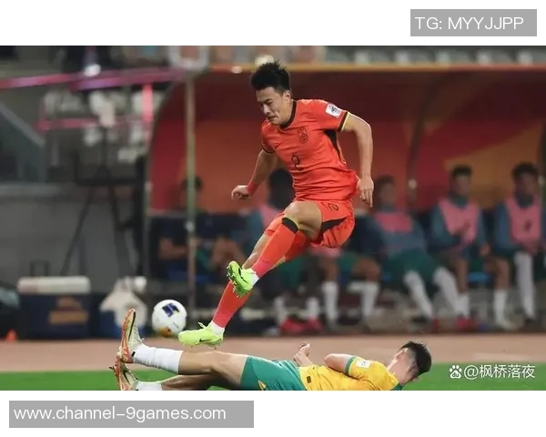 今夏加盟多特的新援贾斯汀勒马首次造访主场并参与U23训练活动 今夏加盟多特的新援贾斯汀勒马首次造访主场并参与U23训练活动