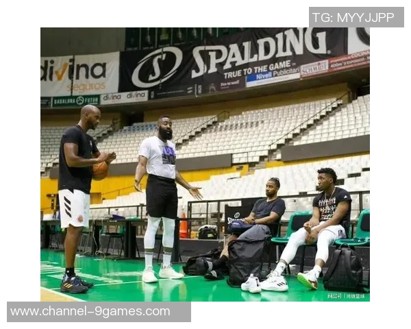 米切尔赛季结束后遭受重创提前与队友开始新赛季训练